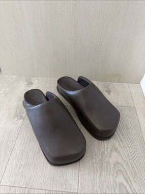 Men's Slip-On Leather Clogs in Dark Brown